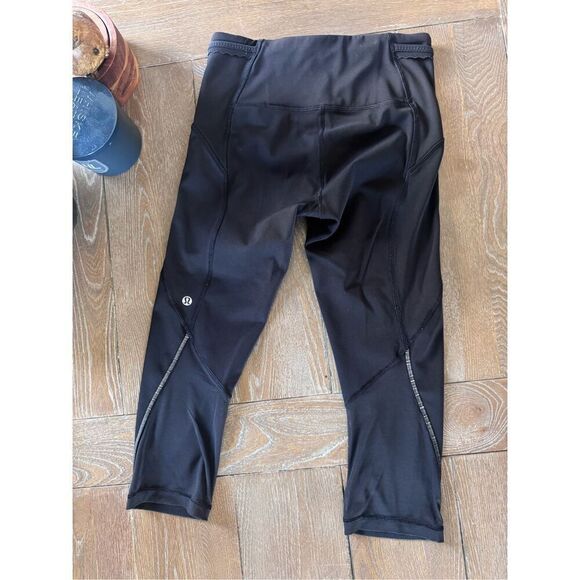 Lululemon Free Runner Crop Legging in Black Size 4 - Z40416 - Picture 1 of 9